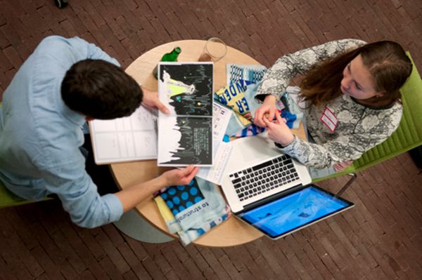 مرور پوُرتفوُلیوی هنری (Art Portfolio Review)