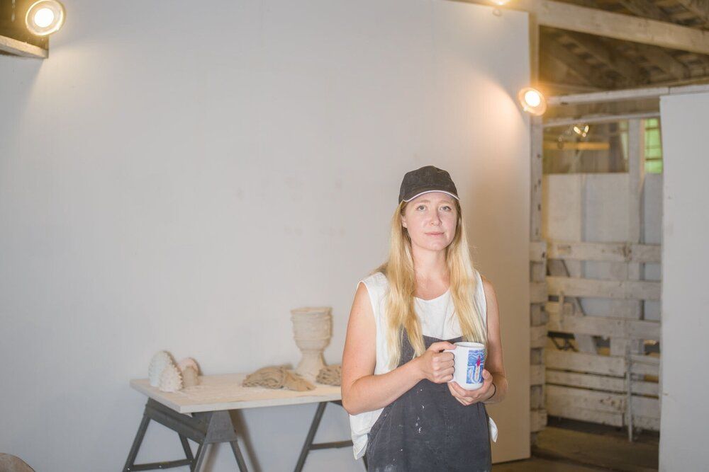 (قسمت ۲) یازده هنرمند معاصر راهبردهایی برای بیشترین استفاده از فرصتِ کار از خانه ارائه می‌کنند: ژِن دوئایِر (Jen Dwyer)